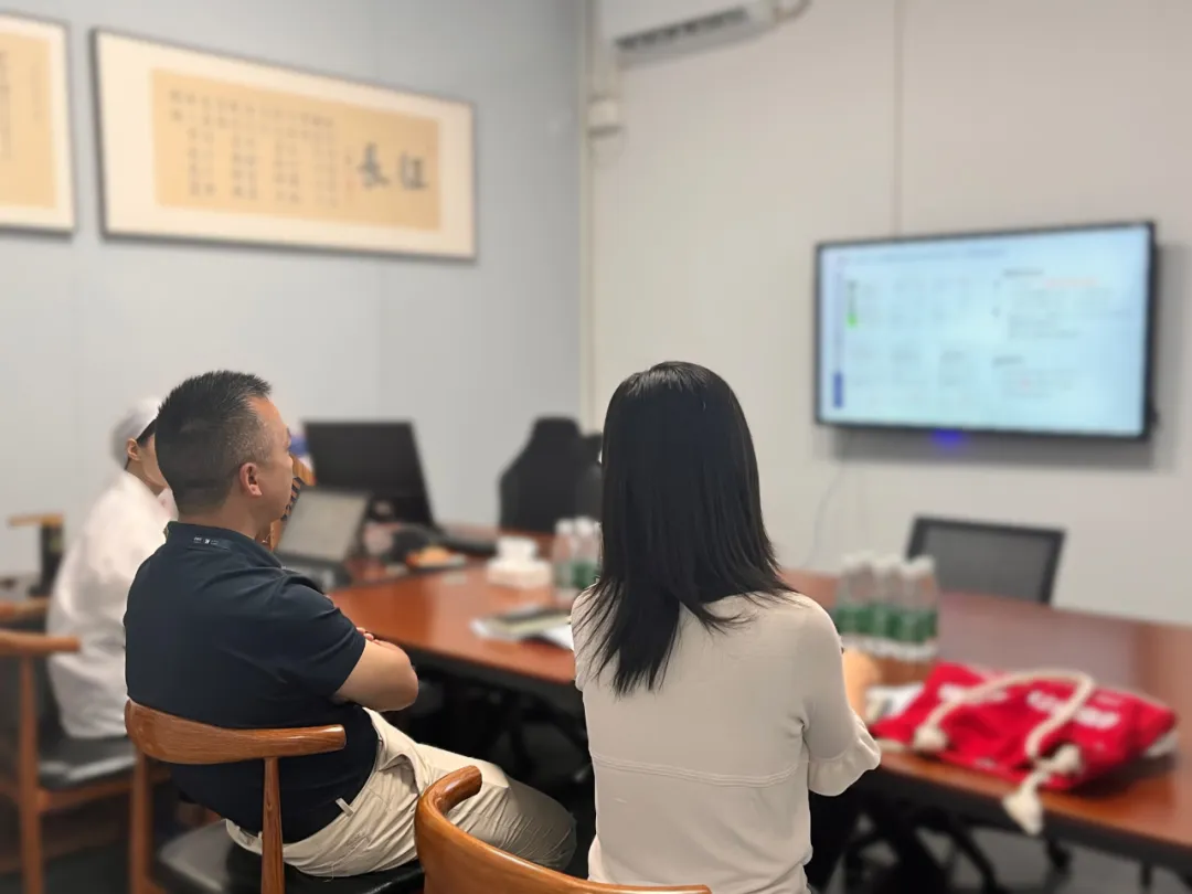 深科技領(lǐng)導(dǎo)蒞臨漢思新材料交流指導(dǎo)：深度交流，共謀新未來